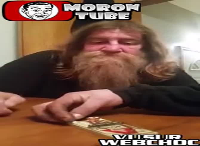 Video :Guys playing Jenga while intoxicated